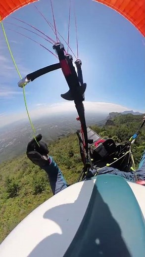 Start beim Gleitschirmsport: Die ersten Schritte in die Luft