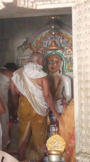 श्री कुंथुनाथ दादा के दीक्षा का दीक्षा कल्याणक महोत्सव पर अभिषेक