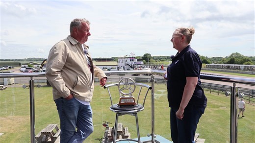 🏁 Rob Manger talks all things Jochen Rindt Trophy - Thruxton 2025 ! 🏁 This year, we welcome a full 36-car grid of stunning single-seaters from the late '60s through to the '80s - the golden era of motorsport. Expect full-on, no-holds-barred racing as these historic machines come alive again at Thruxton Retro. 🎙️ Rob shares the story behind the series ... did you know Graham Hill was the very first winner? 📅 Thruxton Retro | 20/21/22 June 🎟️ https://thruxtonracing.co.uk/racing/thruxton-retro