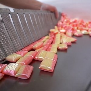 210K views · 1.1K reactions | The process of making this strawberry lemonade hard candy is actually so satisfying  | FOODbible | Facebook