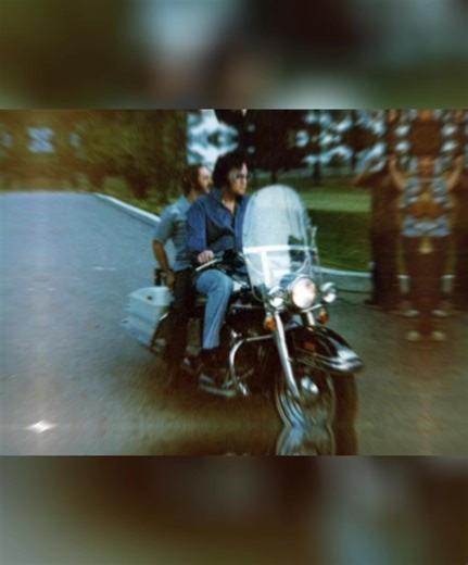 Elvis with cousin Billy Smith, 1975#elvis #elvispresley #graceland #elvishistory