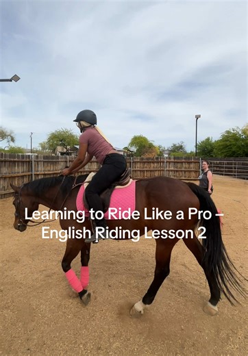 Second lesson in my journey learning English horseback riding—and wow, this one pushed me! From mastering posture to building trust with the horse, every second is a learning moment. Come ride with me! #HorsebackRiding #EnglishRiding #LearningToRide #EquestrianLife #BeginnerRider #TrotChallenge #HorseTikTok #EquestrianJourney #Lesson2 #horsegoals