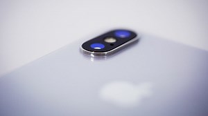 New iPhone dummy models fondled on video