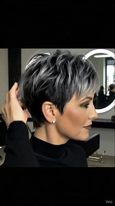 💇‍♀️ Wenig Aufwand – viel Wow! Moderne Kurzhaarschnitte für 2026 ✂️ Diese frechen und femininen Styles zeigen, dass kurze Haare alles andere als langweilig sind! Frisch, praktisch und voller Ausdruck – perfekt für Frauen, die sich wohlfühlen und trotzdem stylisch sein wollen. ✨ Mut zur Veränderung? Dann ist jetzt dein Moment! #kurzhaare #pixiepower #haarschnitt2026 #frauenab40 #bixiestyle #frisureninspo #schnellgestylt #neuerlook #modernundfrech #fypchallenge | Frisurentick