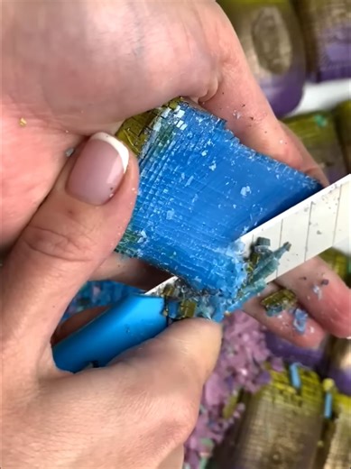 [ASMR]☆GOLD COLOR☆Crushing☆Cutting☆and Crafting with Foamy Bubbles☆Sparkling Glitter☆Soft Starch☆ #asmrsoap #soapcubes #soapplates #crushingsoap #soapasmr