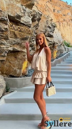Wedge heels outfits | summer vacation look in Mykonos #summeroutfits #vacationoutfit