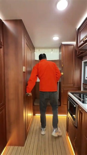 I just bumped into a strange thing, which scared me straight away. I hurried on to my RV and ran...