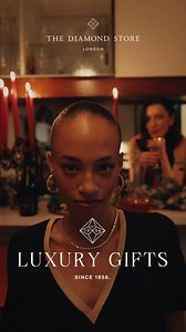 Where festive magic meets master craftsmanship. Discover natural and lab grown diamonds created to perfection. | The Diamond Store