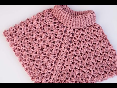 Poncho con cuello tortuga a crochet para niña
