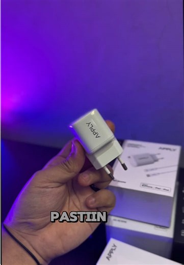 Jangan pakai adaptor yang panas Pakai Ini Gan Xcode 20 wat adaptor yang memiliki Gan tecnology meredam panas saat pengecasan