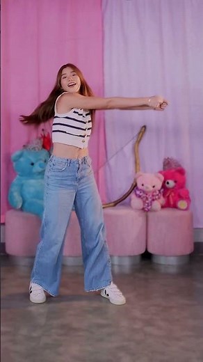 #BINI : Tara, sayaw tayo with Aiah?😍 Do the #BINI_FirstLuvDC now!💃🏼🕺💘