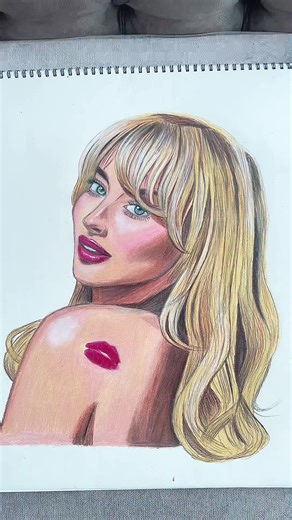 Dibujo a Color de Sabrina Carpenter