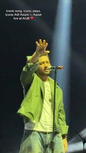 Atif Aslam's Iconic Aadat Performance at AIUB