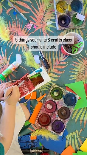 Full breakdown of all 5 tips below 2 bonus tips!! 1 - Nothing will kill creativity quicker than doing a craft that is booooring. Pick a craft lesson that is topical, age-appropriate, cool, and relevant for the group of kids you’re teaching. 2 - Welcome every single student individually. Make them feel important. This may sound obvious, but you’d be surprised how many teachers don’t do this!! 3 - Introduce the theme of the craft. Make them curious about what they’re going to create! The more exci