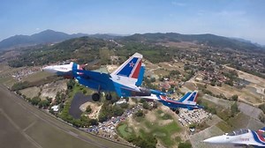 9K views · 198 reactions | The Ministry of Defence of the Russian Federation released a video recorded from one of the heavy Su-30SM fighters of the Russian Knights aerobatic team of the Russian Air Forces, while the team performed demonstration flights on the first day of the 15th Langkawi International Maritime & Aerospace Exhibition (LIMA’2019) now taking place in Malaysia. Read more https://wp.me/p3avY4-4oh | Military Leak | Facebook