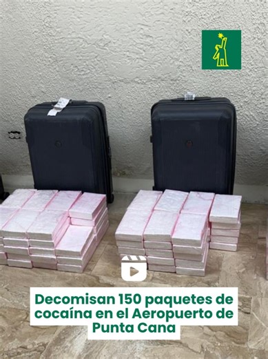 Agentes de la DNCD, junto al CESAC y el Ministerio Público, incautaron 150 paquetes de cocaína en el Aeropuerto Internacional de Punta Cana, tras detectar equipajes sospechosos en el área de llegada. Las maletas, procedentes de Medellín, Colombia, no fueron reclamadas por ningún pasajero. En su interior se ocuparon 153.75 kilogramos de la sustancia, según confirmó el INACIF. Las autoridades mantienen abierta la investigación para determinar responsabilidades, mientras refuerzan los operativos co