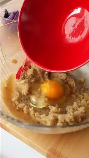 Ube crinkle cookies are underrated!