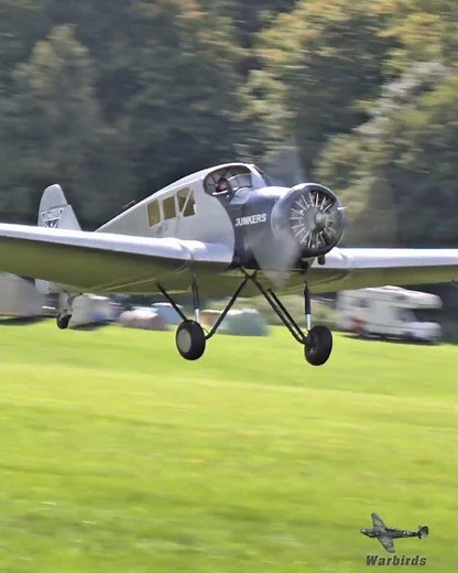 The Junkers F 13, the world’s first all-metal airliner from 1919 landing at Hahnweide #Junkers