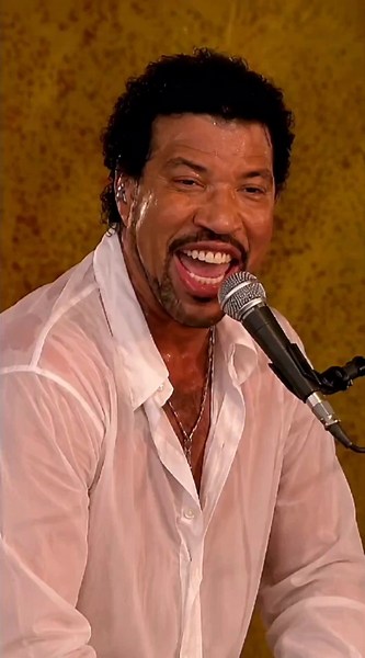 Stuck on You [1984] - Lionel Richie l 🎶🎺🎶 l #viral #oldclassic #lyrics #trending