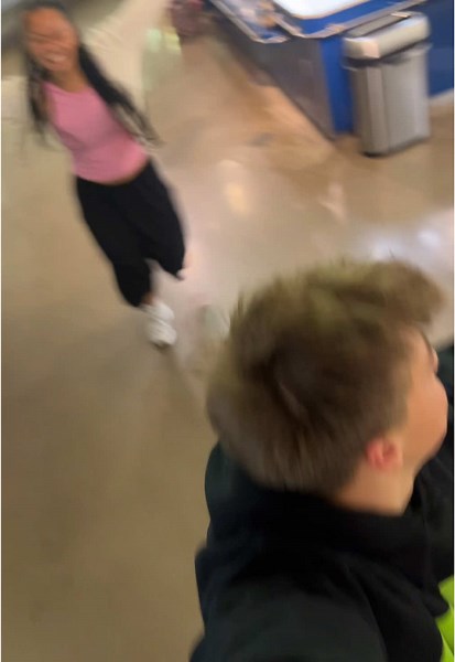 shoutout whole foods 🤩🤩 #fypシ #taste #sabrinacarpenter #dance #wholefoods @kelly