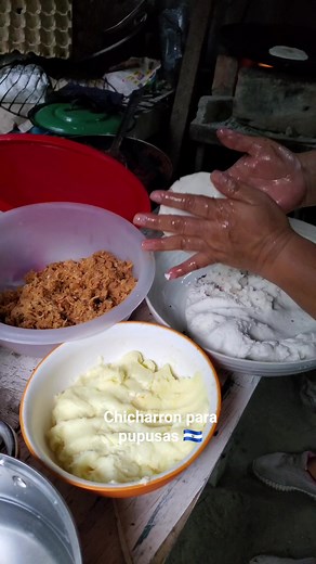 936K views · 17K reactions | Chicharron para pupusas en El Salvador #ElSalvador #pupusas | El Salvador en un Minuto Recetas | Facebook