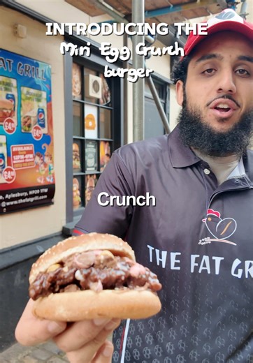 Who wants to try the mini egg crunch burger?! 🤔 You can find us at 36 Market Square, Aylesbury Buckinghamshire 📍 #fatgrill #aylesbury #smashburger #loadedfries #foodiefinds