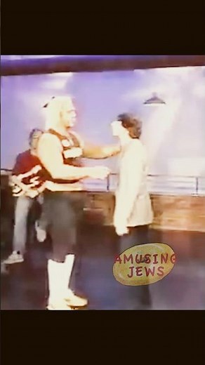 Hulk Hogan chokes out Richard Belzer (Hot Properties, 1985)