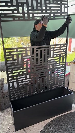 Montage Pflanzkasten mit Rankgitter Metall, Schmales Hochbeet mit Rankhilfe https://amzn.to/4shWr8v