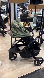 Does your Oscar or Olive canopy keep falling back like this? It’s super easy to fix! 👏 | Edwards & Co