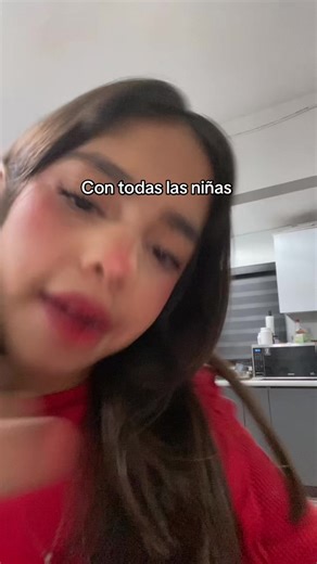 Construyendo amistades: castillos y peleas entre niñas