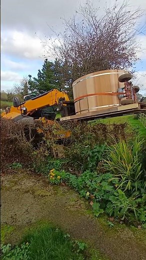 Hot Tub delivery lifted in using the Telehandler