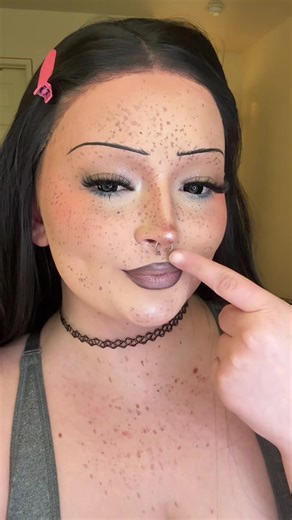 Embrace Your Style with Republican-Inspired Makeup