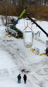 444K views · 2K reactions | Two rotators teaming up to lift a 60 ft long, 40,000 lb propane tank like it's nothing! #towlife #heavyequipment #wrecker #rotator #satisfyingvideos #heavy #truckerlife #propane #tank #assuredes | Clarkston Towing, Inc. | Facebook