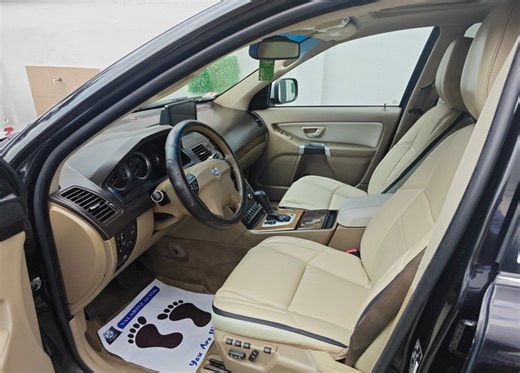 2011 Model Volvo XC90 Black