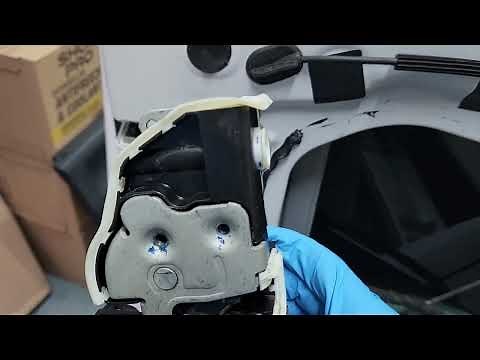 2017 Ford F250, Replacing The Door Lock Actuator