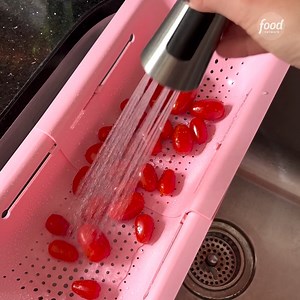 283K views · 1K reactions | Upgrade your colander with this handy expandable one that doubles as a dish rack  Get it on Amazon: https://foodtv.com/3MLhVY7 (We may make  from these links!) | Food Network | Facebook