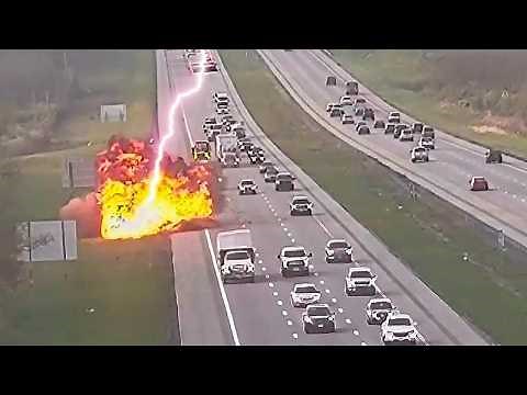 100 Incredible Lightning Strikes Caught on Camera