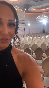 Honoured to present at the Isis Fashion Show Awards—celebrating style, creativity, and powerful moments on the runway 💃🏽🩷 Isis Fashion Awards Vicky-foundation NL | Simone Swift