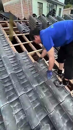 Black Roof Tile Installation: Easy DIY Guide for Your Home! 🏠👷