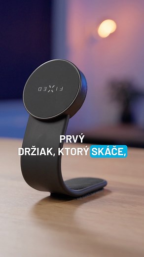 94K views · 79 reactions | FIXED MagFloppy sa ti vie prispôsobiť 朗 Držiak s podporou MagSafe využiješ kdekoľvek – na stole, v aute alebo napríklad na noťase. Inštalácia už nemôže byť jednoduchšia, stačí nalepiť suchý zips, nastaviť uhol a hotovo.  ⁠ Kde využiješ FIXED MagFloppy ty?  #FIXED #tech #techtok #techtips #geek | FIXED Slovensko | Facebook
