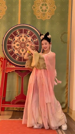 Charming Dance in Ancient Chang'an: Zhu Yunjun's Spring Ritual