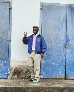 Ghanaian rapper talks subtly about the problems with corruption in Ghana in a freestyle rap. #dcleakers #Tulenkey #NkrumahsMood #Ghana #Ghanamusic | DCLeakers HQ