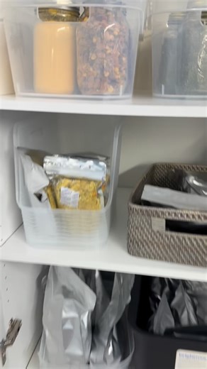 Freeze Dry Society on Instagram: "Reconstituting freeze dried MRE meals is super easy! Keep the math out of it 😂😂😂 #harvestright #freezedryer #prepper"