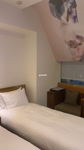 【 新宿のど真中激安の4星ホテル🏨 】デザイナーズだから内装も今風なのが良かった〜✨ 今の時期帰るのだるかったら仕事終わり毎回ホテル泊まってしまう....❗️#ホテル#東京ホテル#ホテルおすすめ#おすすめホテル#ホカンス#ホテル女子会#ホテル紹介#ホテルルームツアー