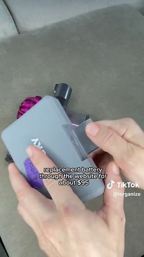 Replacing the battery was very easy! Just wanted to show you in case you need to do it in the future. #dyson How to replace the battery on a Dyson v6 Motörhead