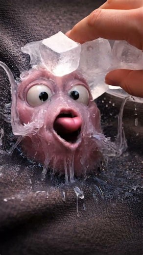 How to easily remove chewing gum from fabric? ⚠️ #tip