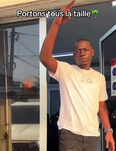Sow Mamadou La Taille - Carrefour Leon Mba, Prix et Chanson Gabonaise