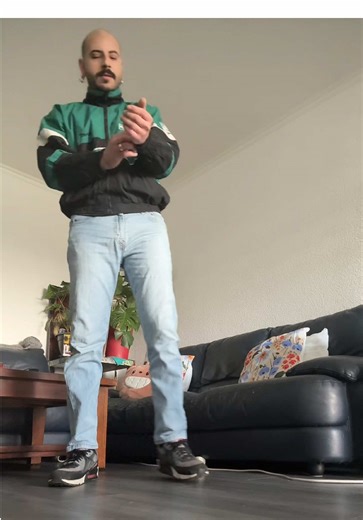 Oude jacket van m’n ma gevonden🤪 Wat KNAPP seg👟🚀 #hakkuh #jacket #gabber #hardcore #hakken