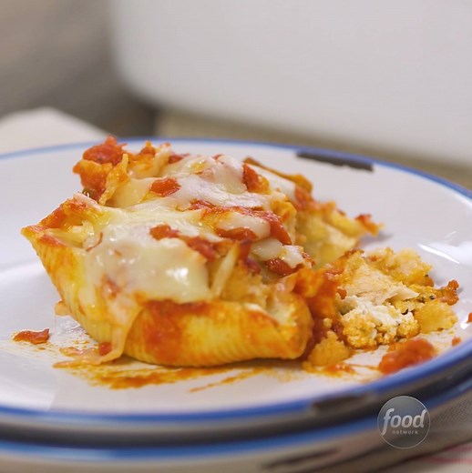 23M views · 55K reactions | Chicken parm stuffed into pasta shells might be the most-comforting dinner ever! Save the recipe: https://foodtv.com/2DxCK6Y! | Food Network | Facebook