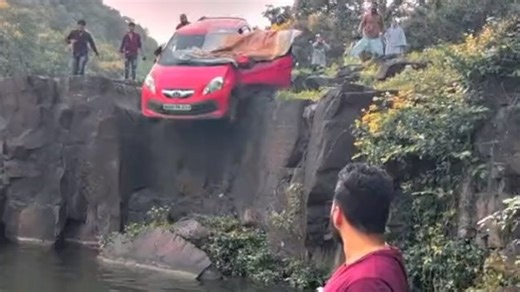 Madhya Pradesh: Terrifying moment car falls into India waterfall pool